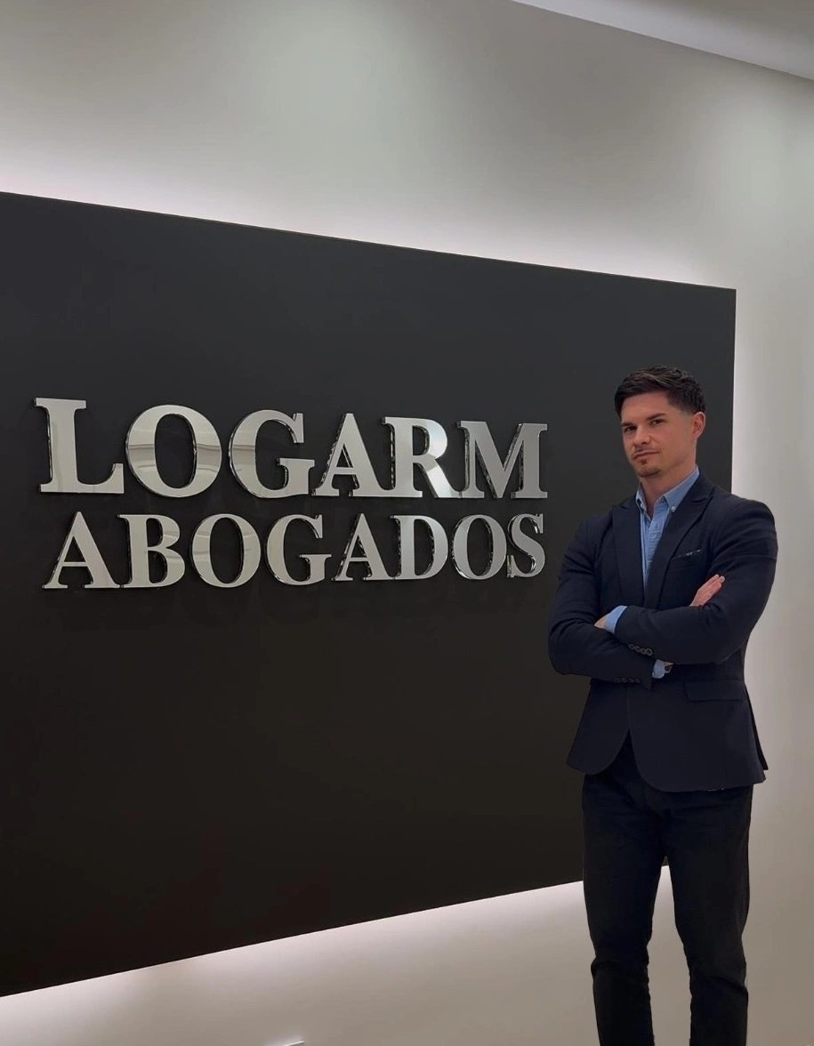 Mario López, abogado experto en divorcio notarial, miembro AEAFA, colegiado ICAMUR n.º 7.745
